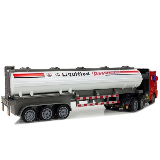 Nuotoliniu būdu valdomas dujų cisternos sunkvežimis 