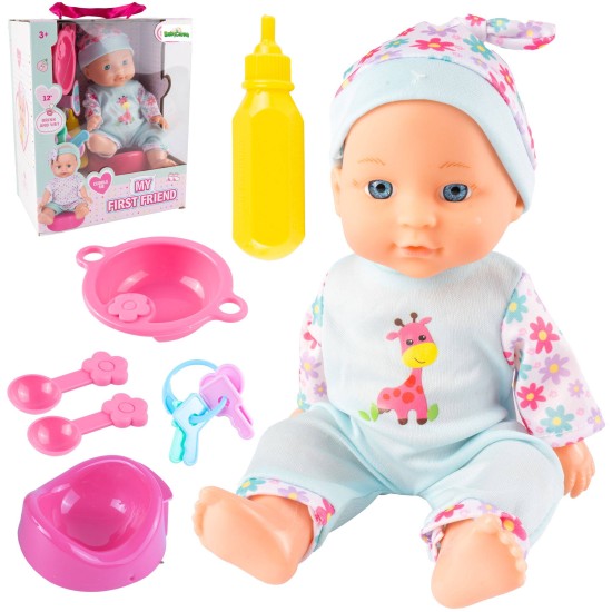 Lėlytė Deluxe 27 cm. su drabužiais, stalo įrankiais ir kitais priedais